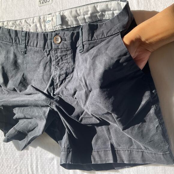 Old Navy Women’s Casual Khaki Shorts size 2, Solid Black - Picture 8 of 11